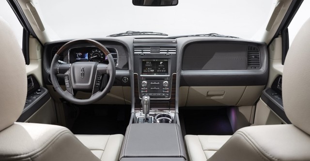 2015 Lincoln Navigator (8).jpg
